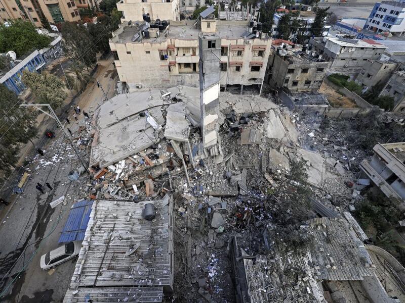 Israeli warplanes hit streets, substructure of Gaza