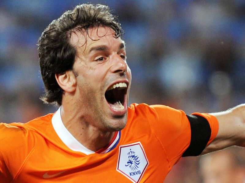 الهولندي رود فان نيستلروي (6 أهداف)