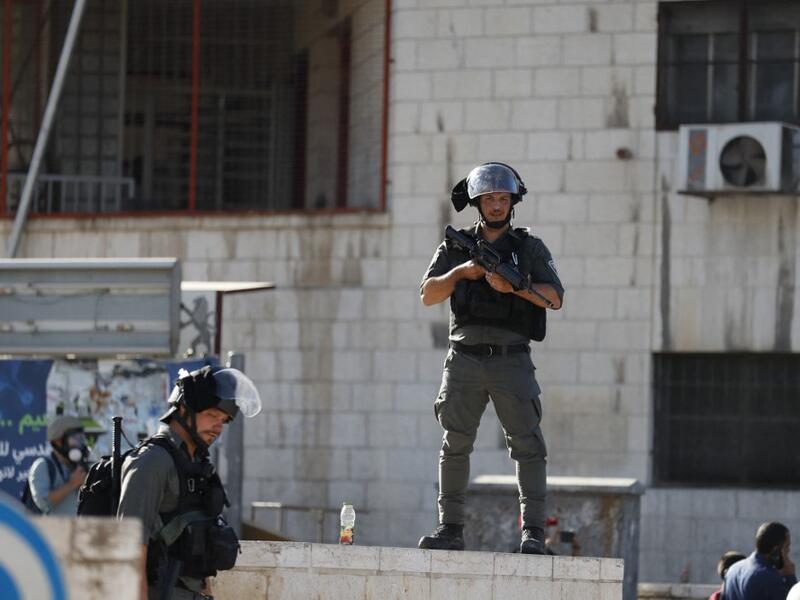 Israeli army carries out sweep operations at border with Lebanon