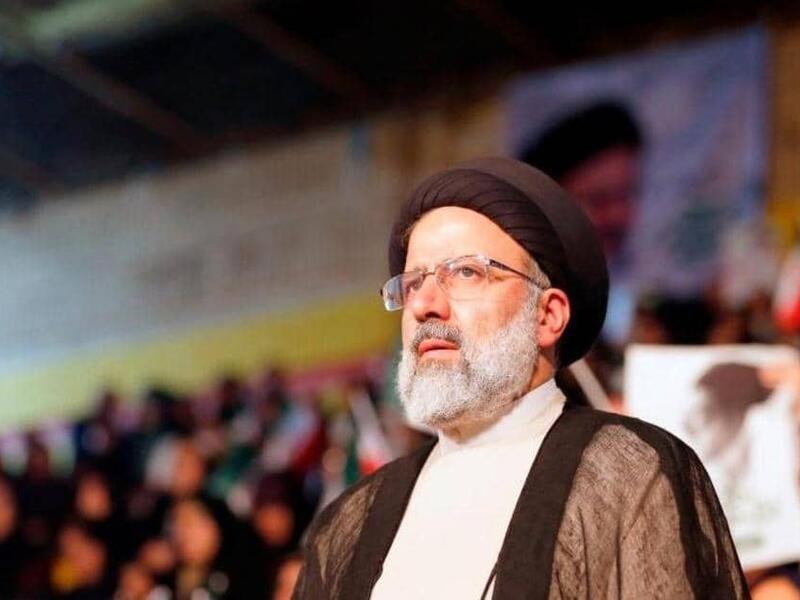 في عام 1985م تصدى لمنصب نائب المدعي العام في طهران، وفي عام 1989 تولى منصب المدعي العام للثورة الإسلامية في طهران ورئيس مؤسسة المتابعة والتفتيش العامّة.