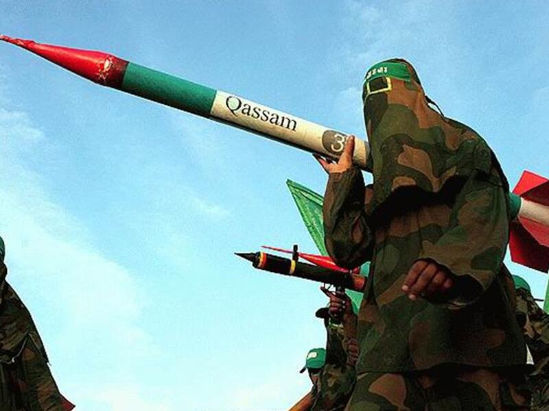 صاروخ بمدى 1111 كم: توقع أحد المغردين بأن الرقم 1111 هو مدى الصاروخ الجديد الذي تعمل المقاومة على بناءه حيث سيصل الى بعد 1111 كم.