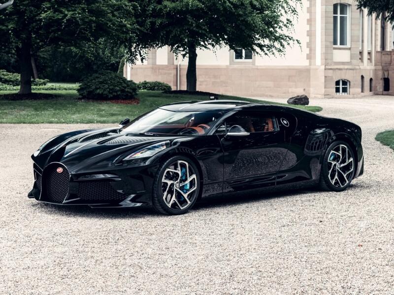 بوقاتي تكشف عن سيارتها الفريدة La Voiture Noire