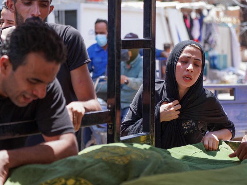 Iraqis Mourn Victims in Covid-19 Facility Hospital Fire