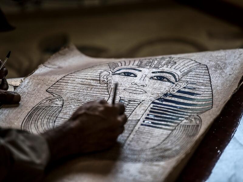 papyrus craft still common in the village of Al-Qaramus