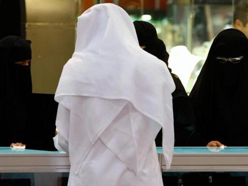 كما تكون العقوبة مغلظة إذا كان الجاني والمجني عليه من جنس واحد، أو إن كان المجني عليه نائمًا، أو فاقدًا للوعي، إذا وقعت الجريمة في أي من حالات الأزمات أو الكوارث أو الحوادث.