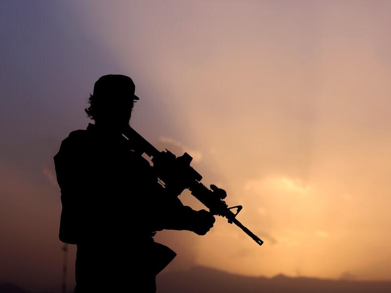 Taliban closes Afghanistan's main crossing point with Pakistan