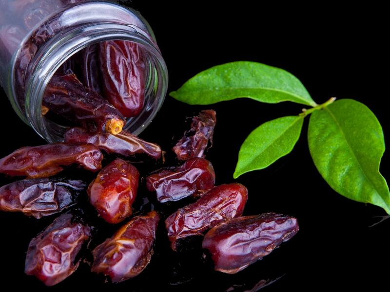 التمر: حقائق غذائية وفوائد صحية مذهلة