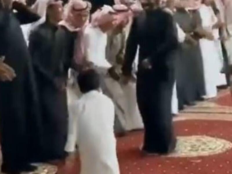 طفل سعودي يخطف الأنظار بفن الرفيحي