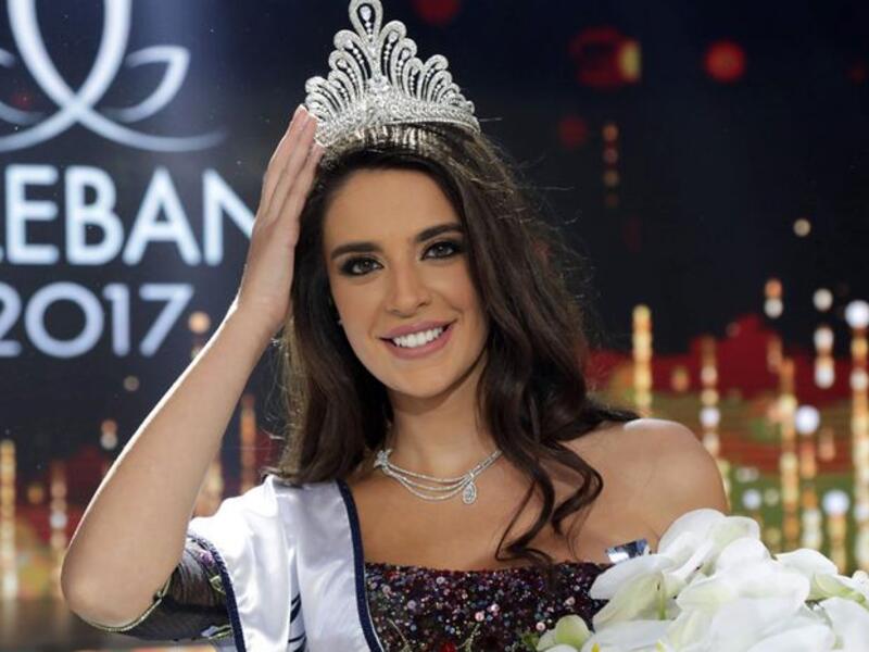 بيرلا حلو: ملكة جمال لبنان لعام 2017. مثلت بلادها لبنان في مسابقة ملكة جمال العالم عام 2017 و حلت ضمن ال40 الأوائل.