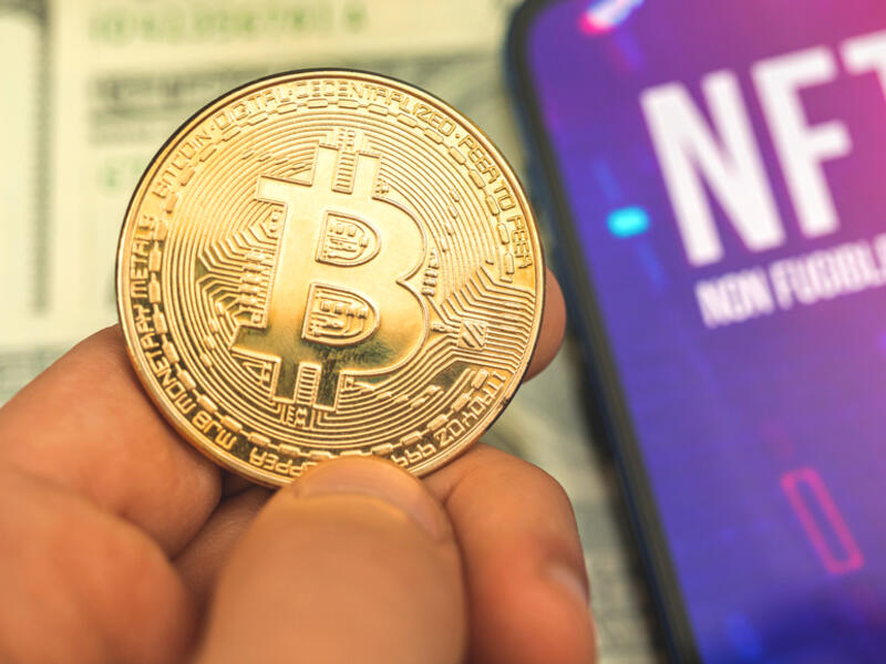 10 Celebrities That Got into Crypto in 2021