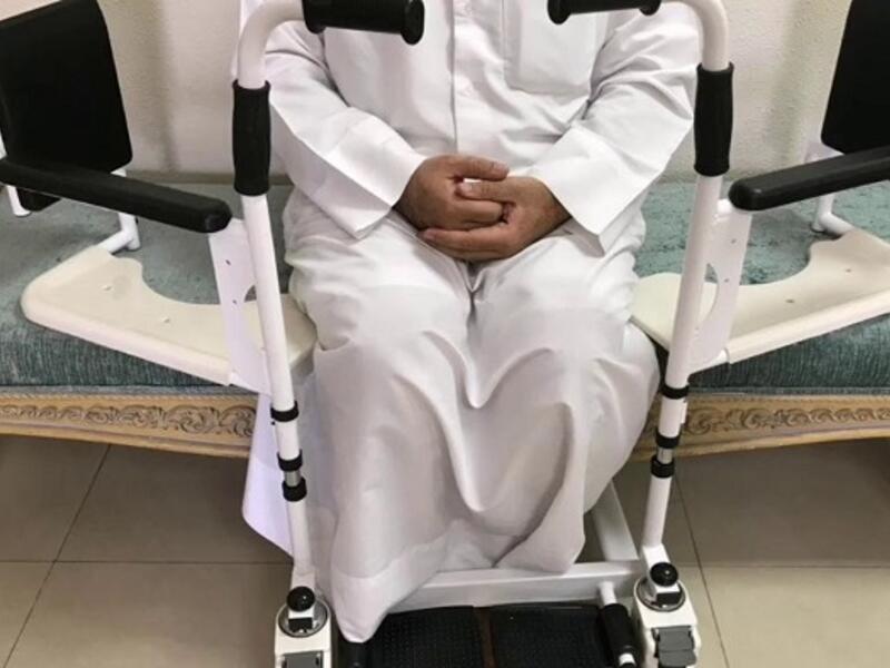 الجلوس في مقاعد ومرافق كبار السن أو الأماكن المخصصة من قبل الحكومة وملاك المباني لذوي الاحتياجات الخاصة – 200 ريال سعودي.