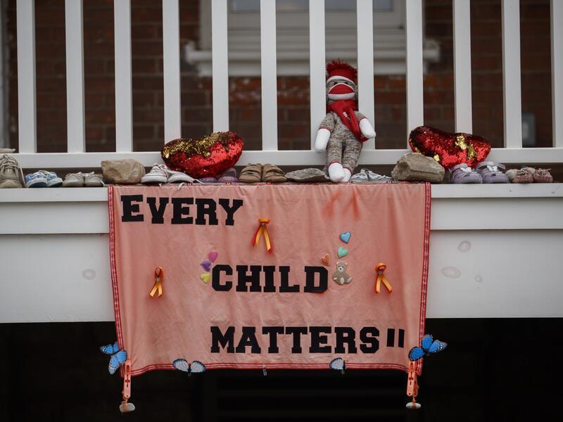 Commemoration ceremony held for discovery of indigenous children graves in Canada
