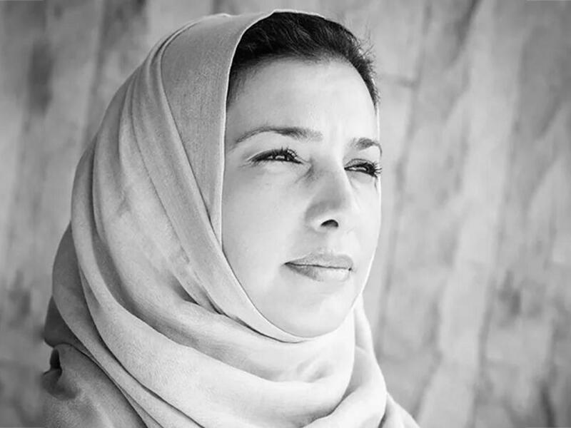 رشا الهوشان: عضو نشط في مجلس الإدارة وعضو اللجنة التنفيذية لمجموعة الهوشان التجارية العائلية، وهي صاحبة ومؤسسة “مؤسسة رشا الهوشان، حاصلة على الماجستير بدرجة الشرف من جامعة برات في نيويورك في هندسة التصميم الداخلي وتصميم المعارض، وأدخلت “ندى دبس” و”فندي كازا” و”بي آند بي إيطاليا” إلى السوق السعودية.