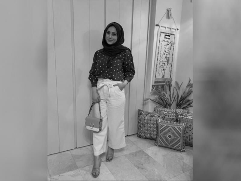 الأردنية لبنى منصور (24 عامًا): وجه زوجها الجاني لها 16 طعنة ليرديها قتيلة عقب خلافات نشبت بينهما في الإمارات لطلبها الانفصال عنه وهو ما لم يتحمله وأقدم على قتلها.