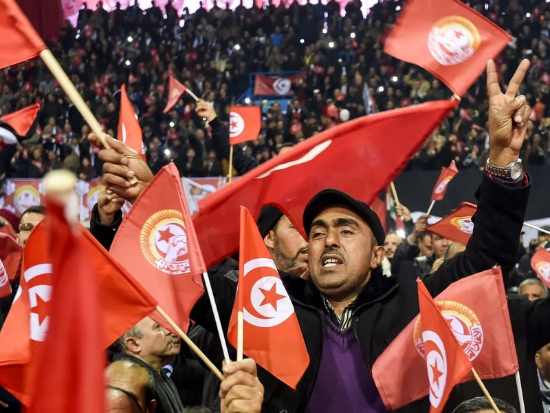 Tunisian workers 