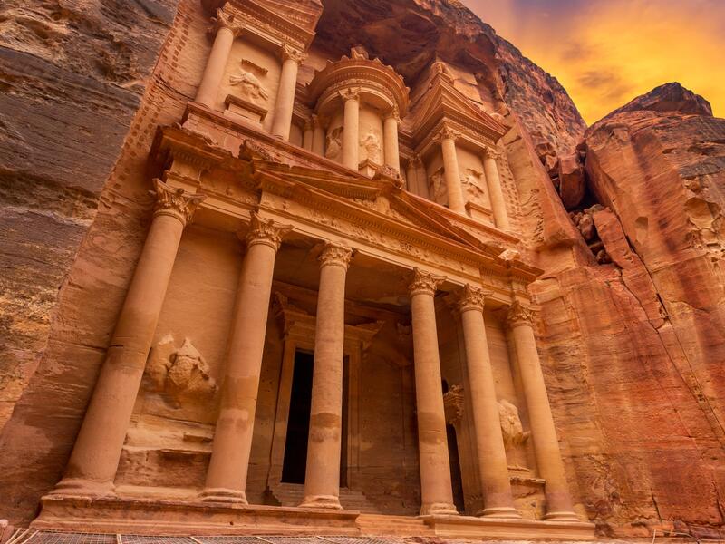 البتراء الوردية... أكثر مناطق الجذب السياحية في الأردن