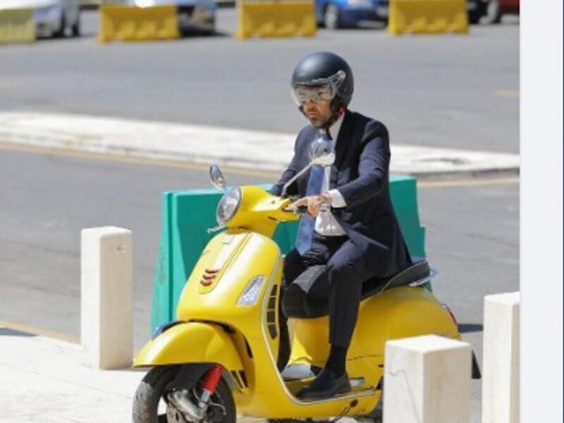 صورة متداولة للنائب زيد العتوم على دراجته النارية
