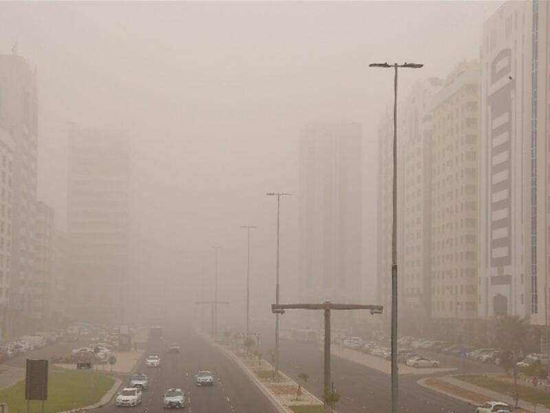 عاصفة رملية في الإمارات