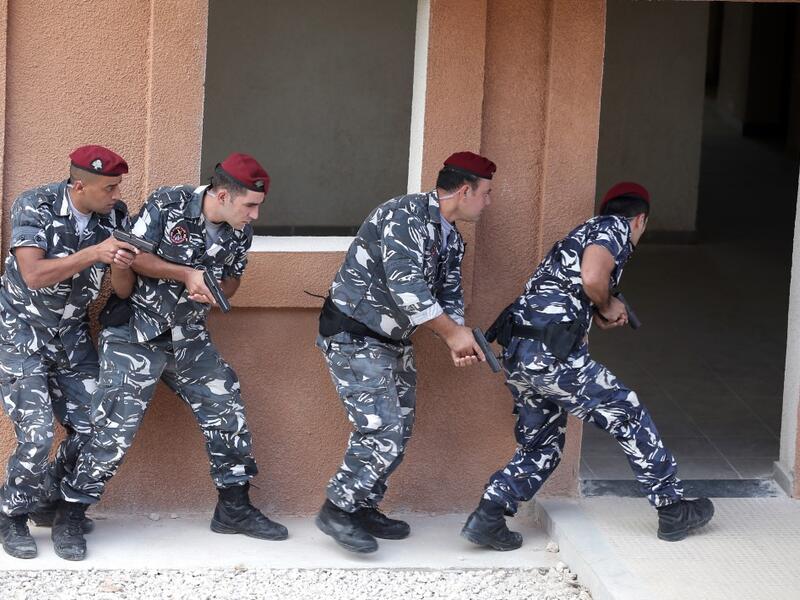 عناصر من الأمن اللبناني
