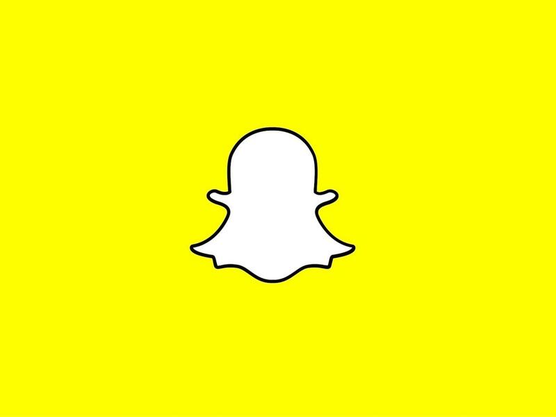 سناب شات – Snapchat: هو تطبيق شائع بشكل خاص للشباب الذين تتراوح أعمارهم بين 34 وما دون. تم تنزيله أكثر من 200 مليون مرة، يمكن استخدامه من أجل المتعة أو العمل. تت