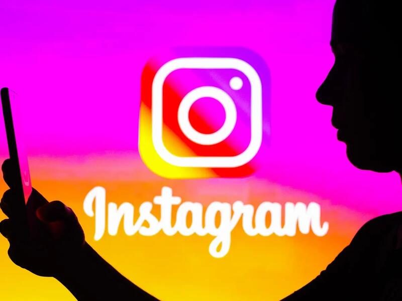 إنستغرام – Instagram: أحد أكثر التطبيقات شعبية وأكبر منصات التواصل الاجتماعي، لديه ما يقرب من 1.4 مليار مستخدم شهريًا، وتم إطلاقه في عام 2010 واستحوذ عليه Facebook بعد ذلك بعامين.