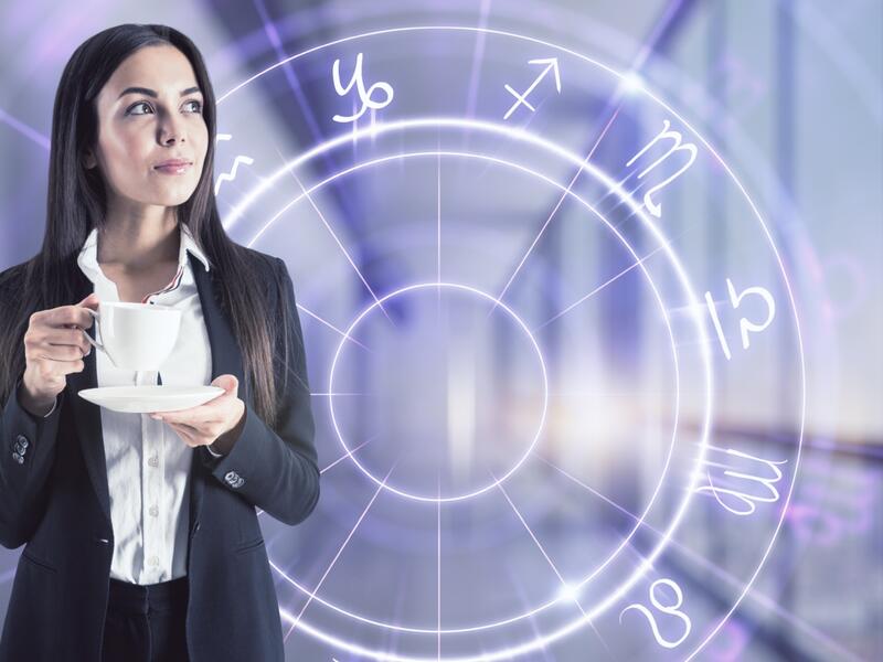 توقعات الأبراج الأكثر حظًا في العمل عام 2023