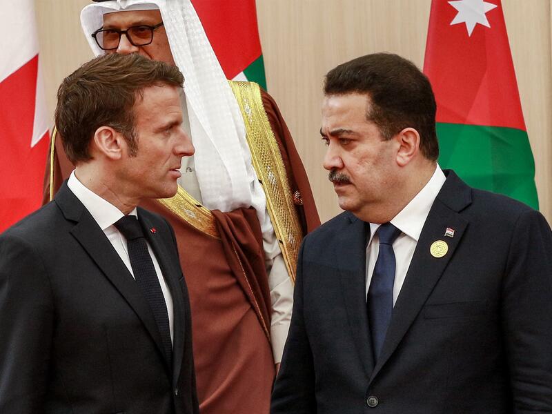 Two leader 