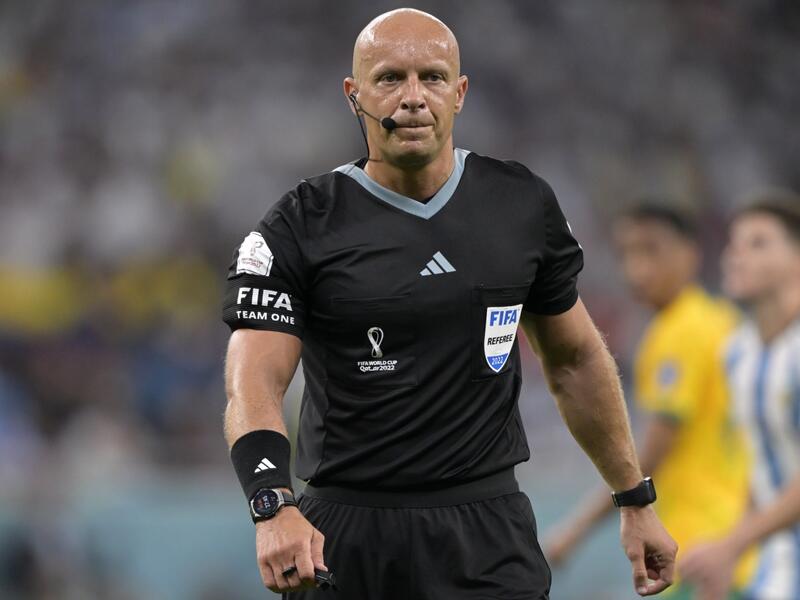 Polish referee Szymon Marciniak officiates during the Qatar 2022 World Cup round of 16 football match between Argentina and Australia at the Ahmad Bin Ali Stadium in Al-Rayyan, west of Doha on December 3, 2022. (Photo by JUAN MABROMATA / AFP)