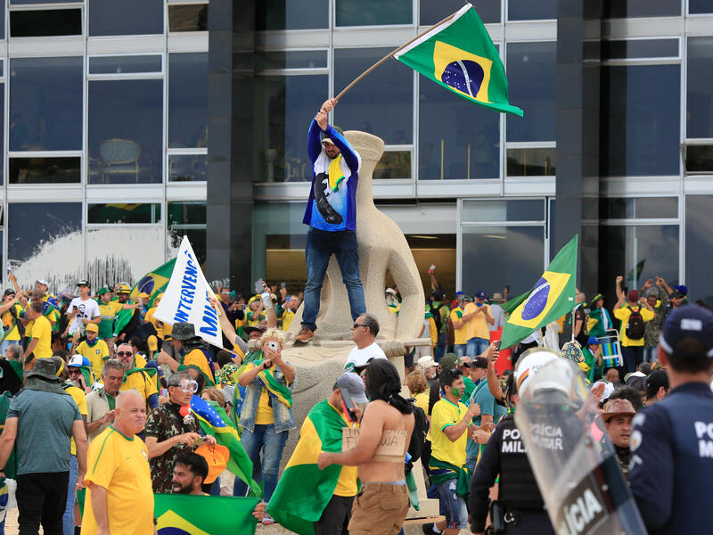 Supporters of Brazilian former President Jair Bolsonaro invade Planalto Presidential Palace