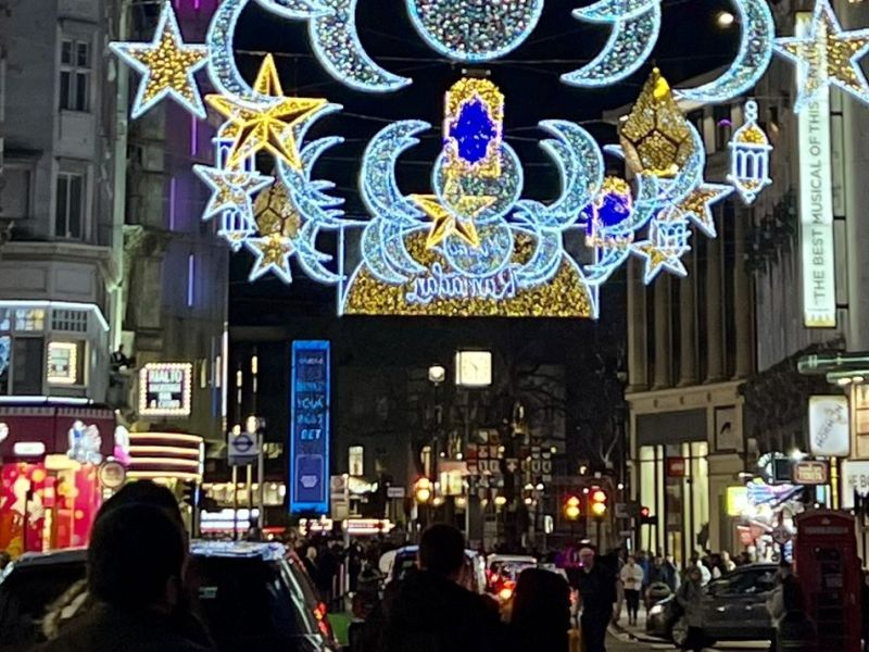 لأول مرة.. لندن تضاء بمناسبة شهر رمضان