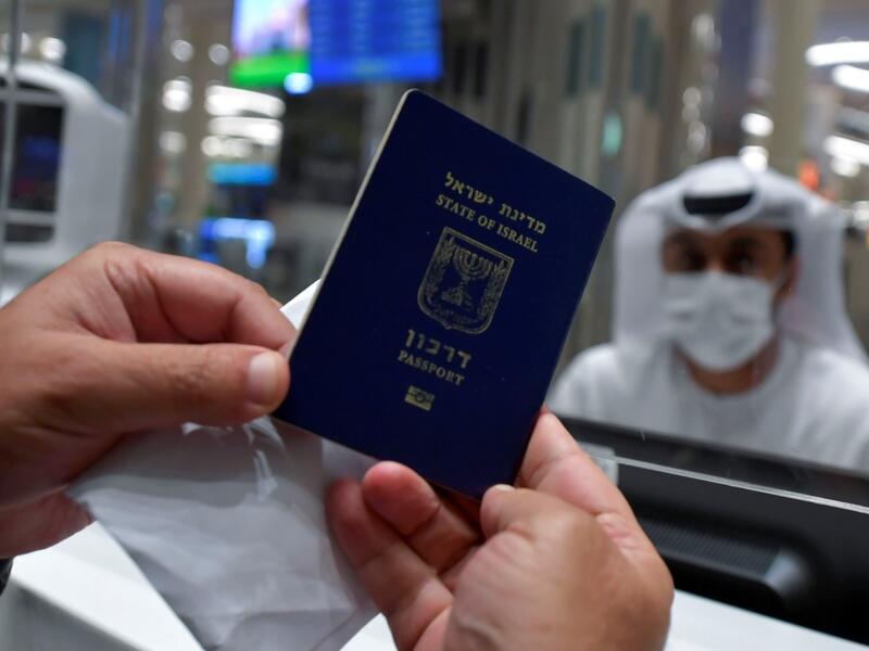 مطار دبي في الإمارات العربية