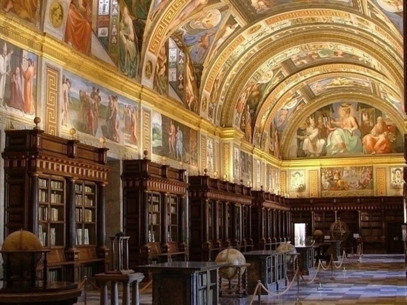 هيئة الشارقة للكتاب تعرض مجموعة نادرة من المخطوطات