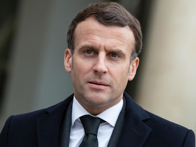 Macron ratifies decree reforming retirement system