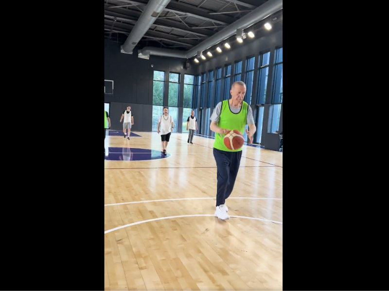 Erdogan playing Basketball