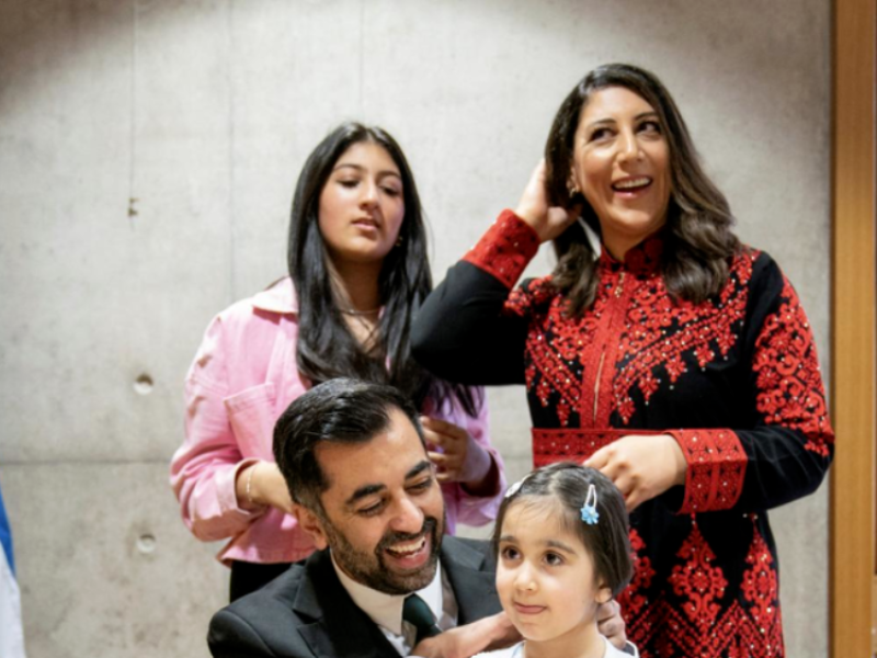 عائلة رئيس وزراء اسكتلندا حمزة يوسف