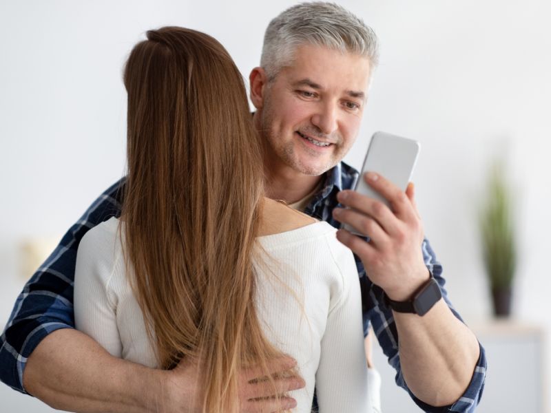 6 مؤشرات شائعة على أن شريكك خائن