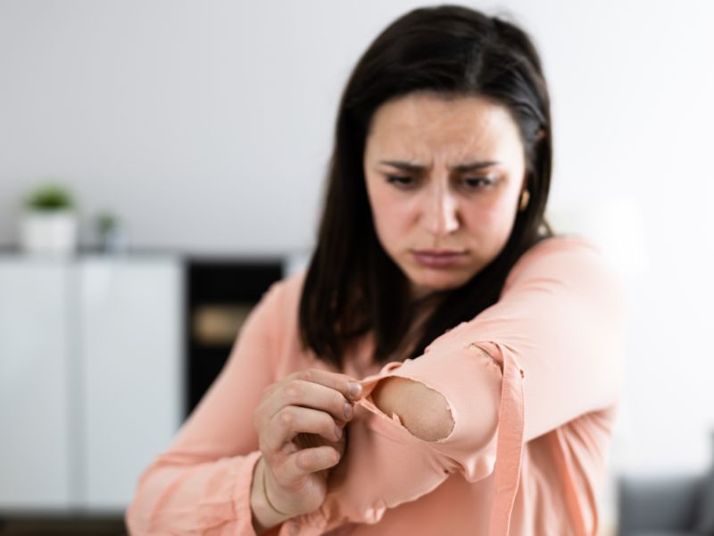 تفسير حلم الملابس الممزقة في المنام