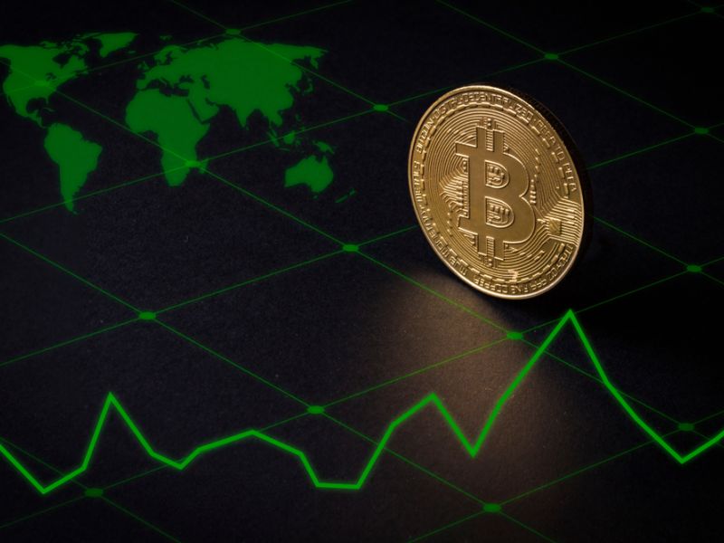 Bitcoin ETF competition heats up as Charles Schwab eyes entry amidst positive market indicators