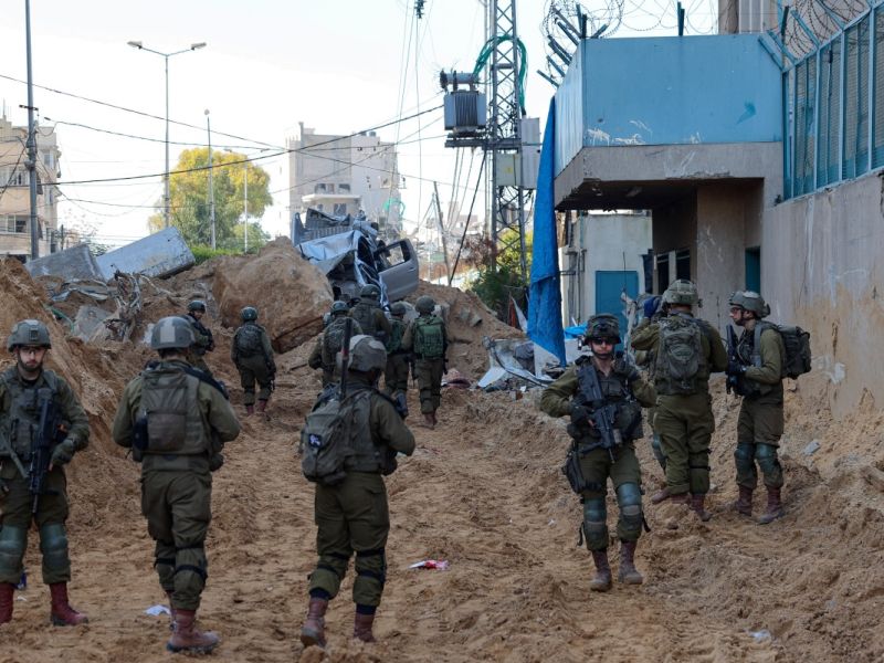 Israeli soldiers in Gaza 