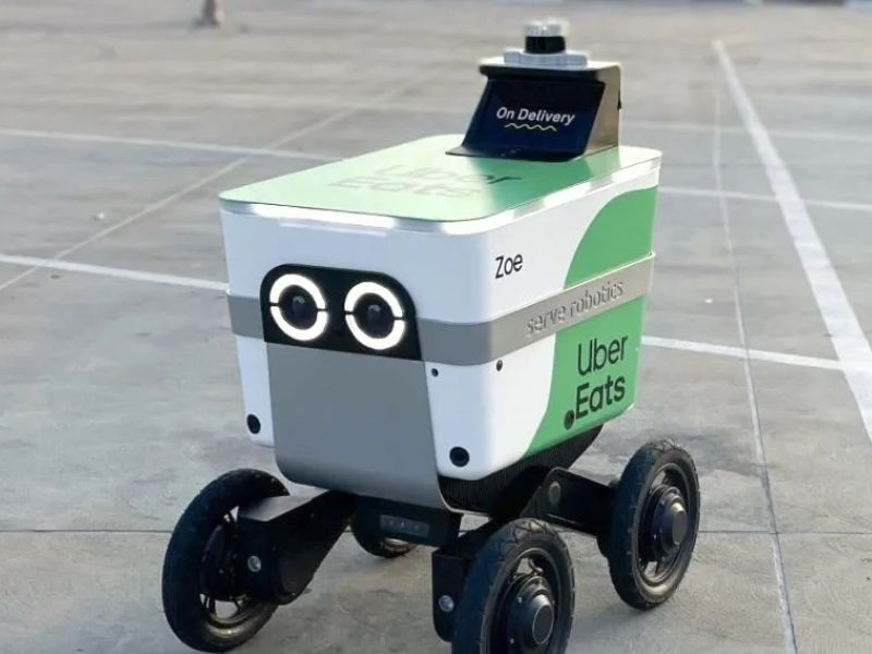 روبوت UBER EATS