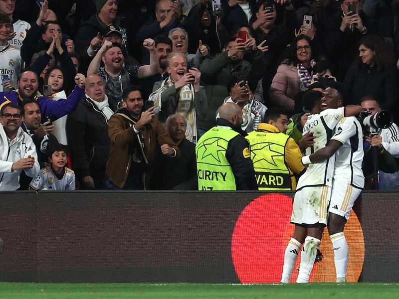 ريال مدريد يتجاوز عقبة لايبزيج بصعوبة (Photo by Pierre-Philippe MARCOU / AFP)
