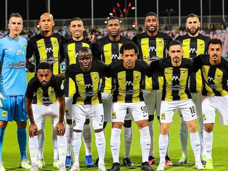 محترف الدوري الإنجليزي يمنح الإشارة الخضراء للاتحاد السعودي