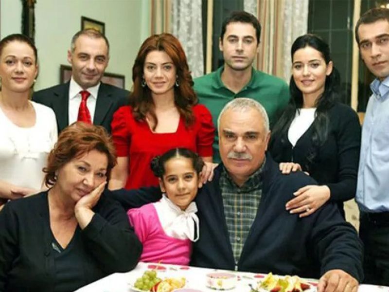 Turkish series Yaprak Dökümü