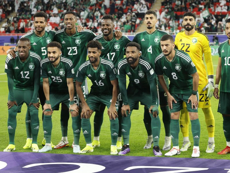 منتخب السعودية في صدارة المجموعة الثالثة (Photo by KARIM JAAFAR / AFP)