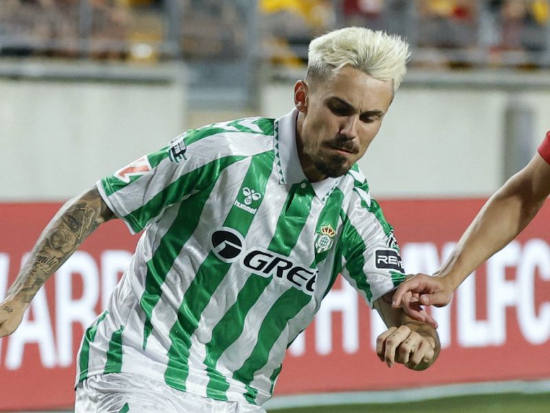 Rodri Sanchez (L) during a pre-season club friendly football match between Liverpool and Real Betis at Acrisure Stadium, in Pittsburgh, Pennsylvania, on July 26, 2024. (Photo by KAMIL KRZACZYNSKI / AFP)
