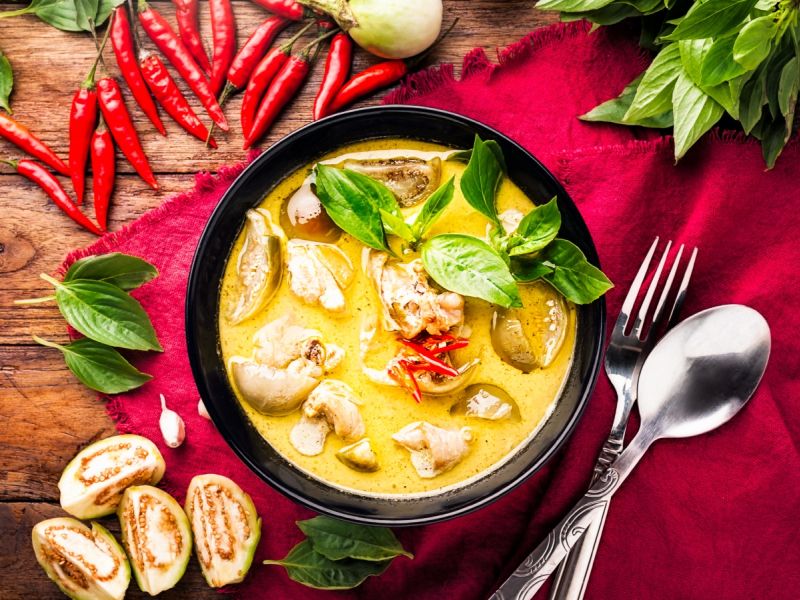 شوربة كاري الدجاج التايلاندية السهلة