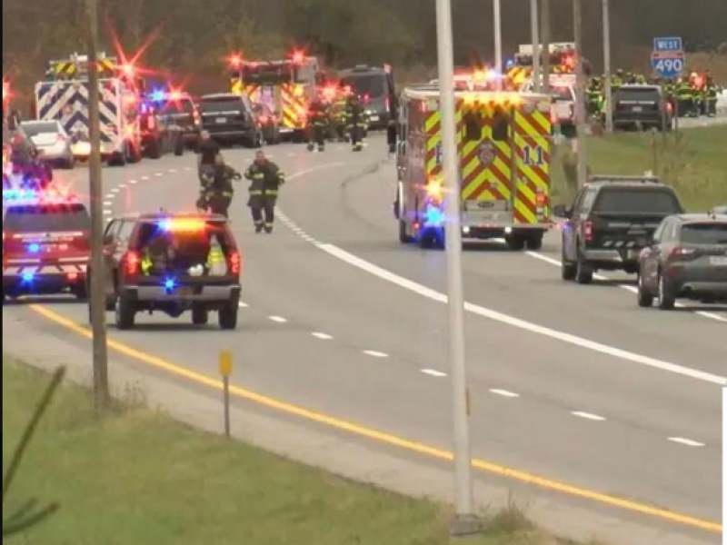 30 injured in US tour bus overturning near Niagara Falls