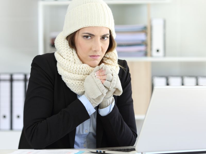 نقص هذا الفيتامين قد يكون السبب وراء شعورك بالبرد والمرض
