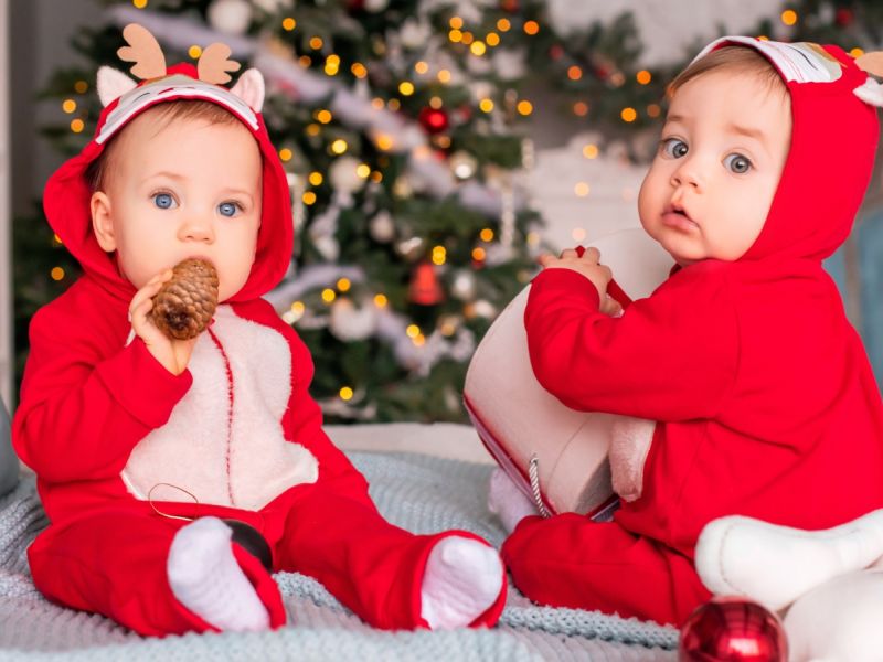 أفكار تصوير الأطفال بأجواء تناسب عيد الكريسماس