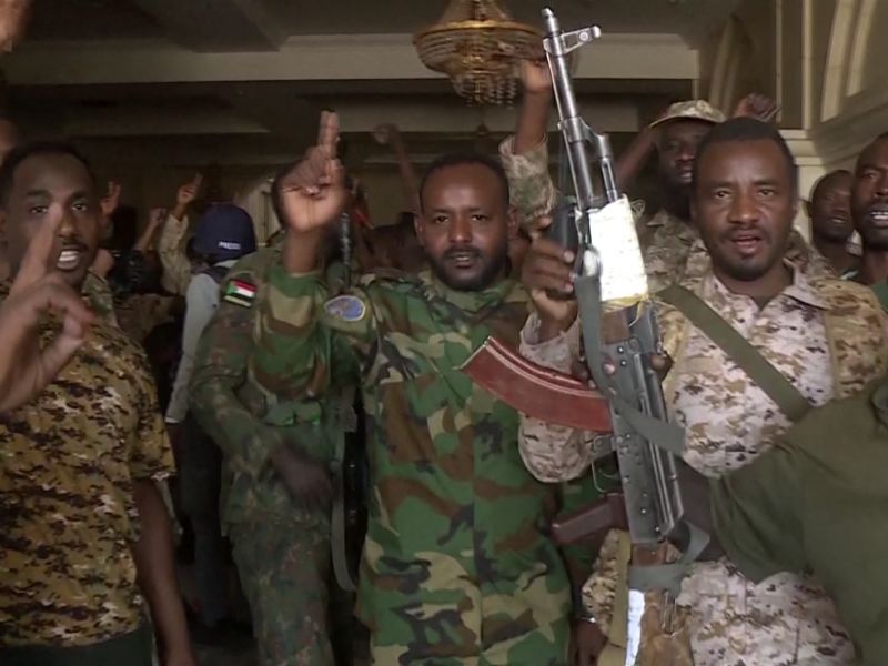 Sudanese army tightens grip on Khartoum after recapturing presidential palace